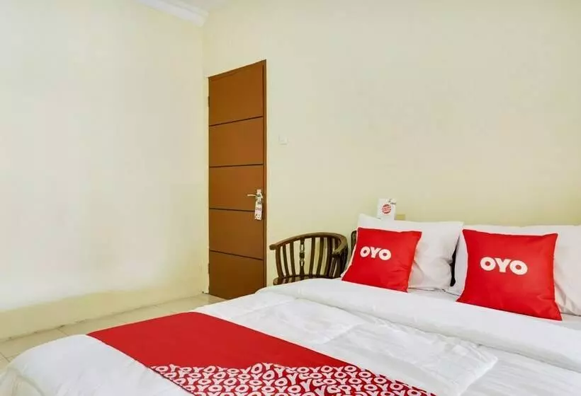 ホテル Reddoorz Syariah At Danau Maninjau Sawojajar