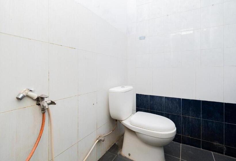 Otel Reddoorz Syariah At Danau Maninjau Sawojajar