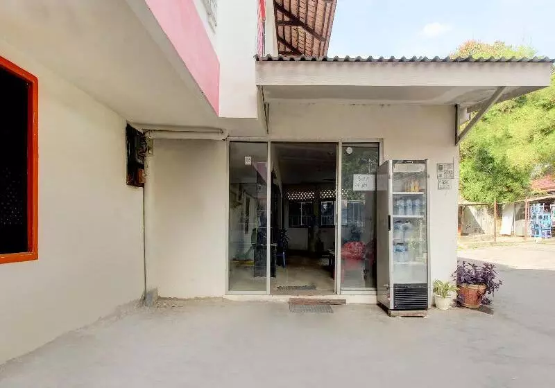 ホテル Reddoorz Near Jalan Jenderal Sudirman Palembang