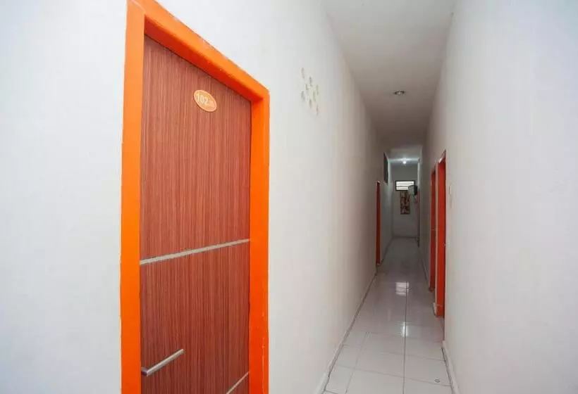 ホテル Reddoorz Near Jalan Jenderal Sudirman Palembang