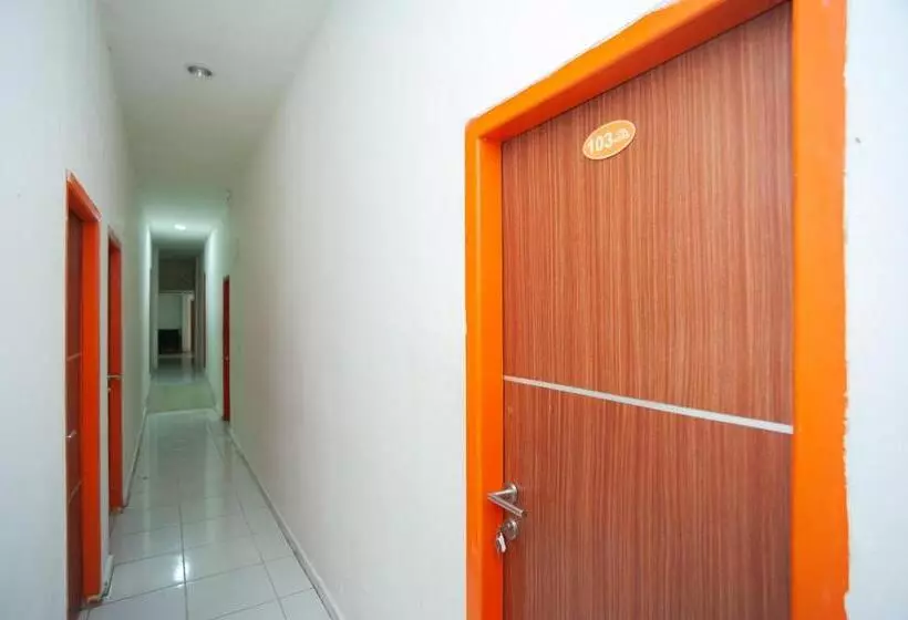 ホテル Reddoorz Near Jalan Jenderal Sudirman Palembang