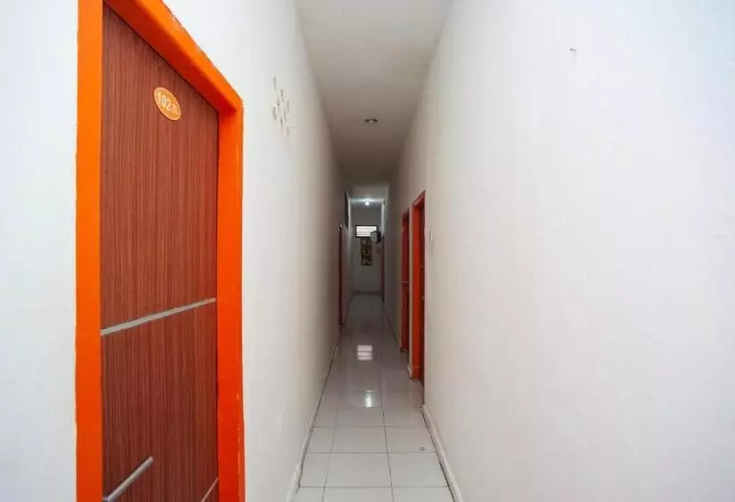 ホテル Reddoorz Near Jalan Jenderal Sudirman Palembang