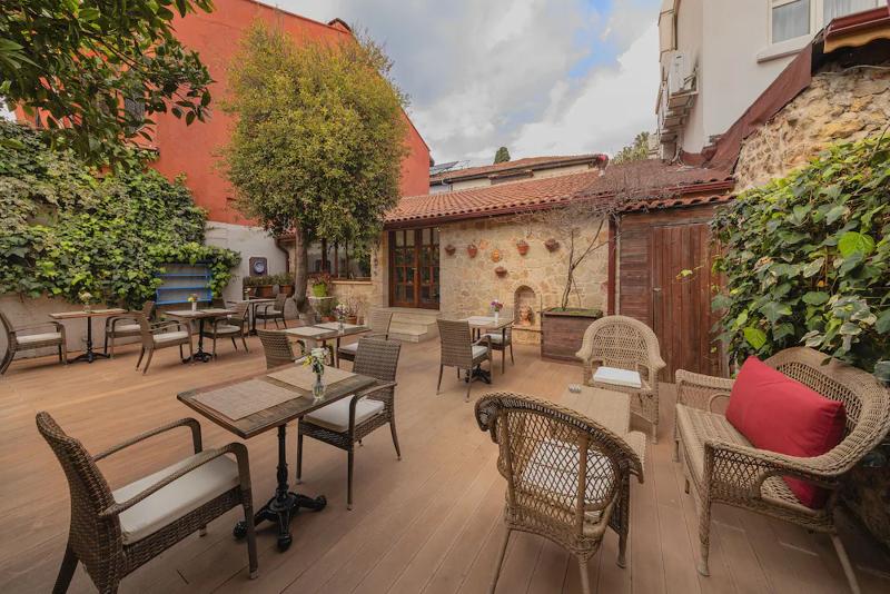 هتل Zemira Garden