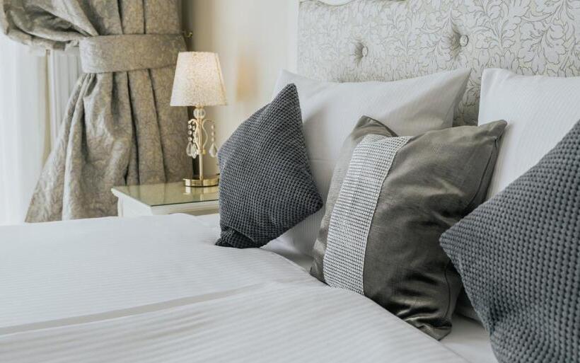 בית מלון כפרי Willa Flora