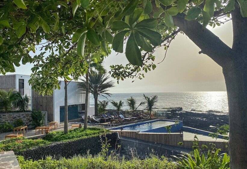 هتل King Fisher Village