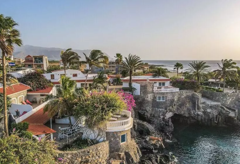 هتل King Fisher Village