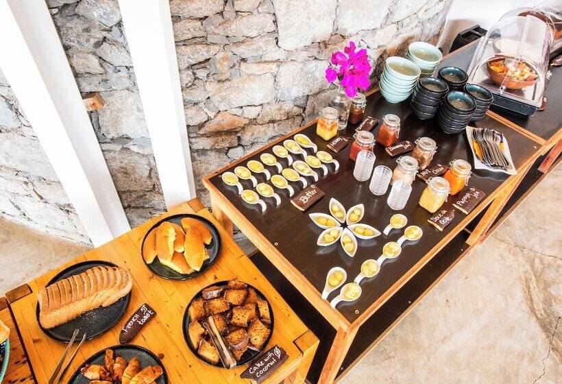 هتل King Fisher Village