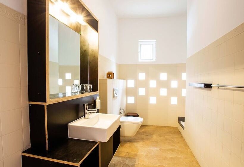 هتل King Fisher Village