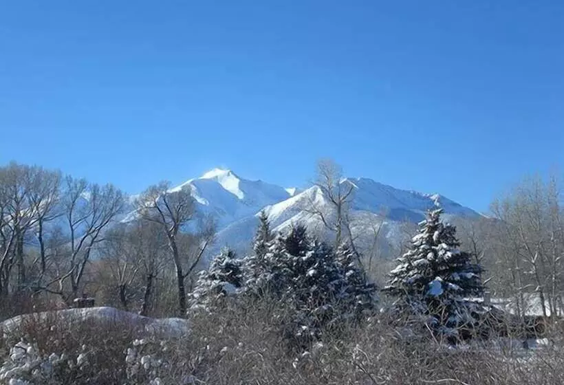 Hotelli Buffalopeaks Lodge