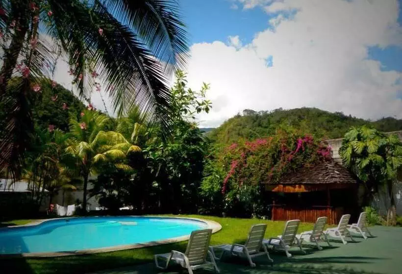 Hotelli Chanchamayo Inn