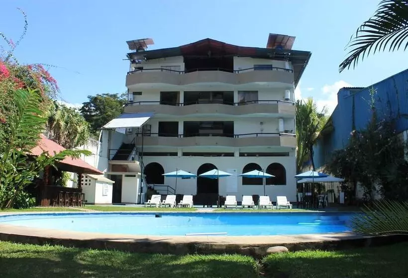 Hotelli Chanchamayo Inn