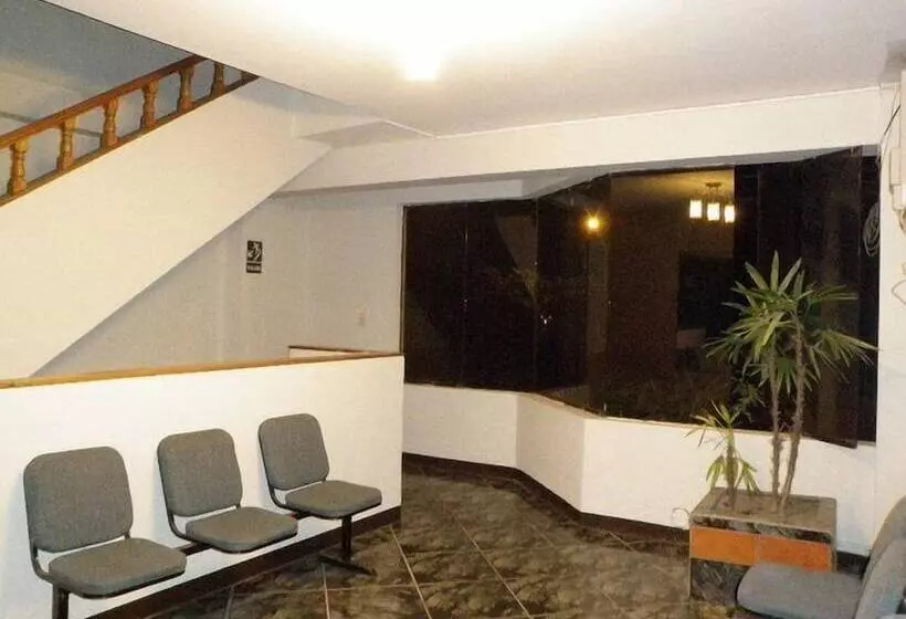 Hotelli Chanchamayo Inn