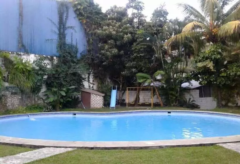 Hotelli Chanchamayo Inn