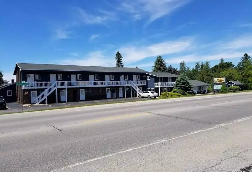 Hotelli Crystal Lake Resort