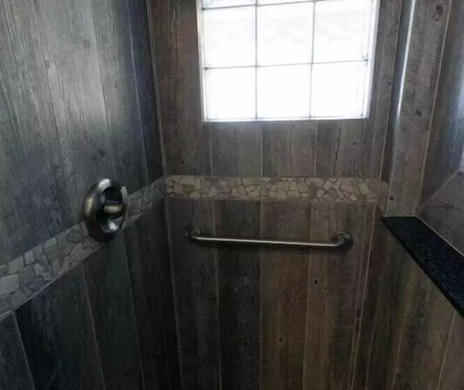 Hotelli Crystal Lake Resort