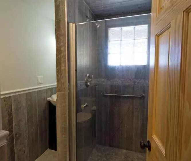 Hotelli Crystal Lake Resort