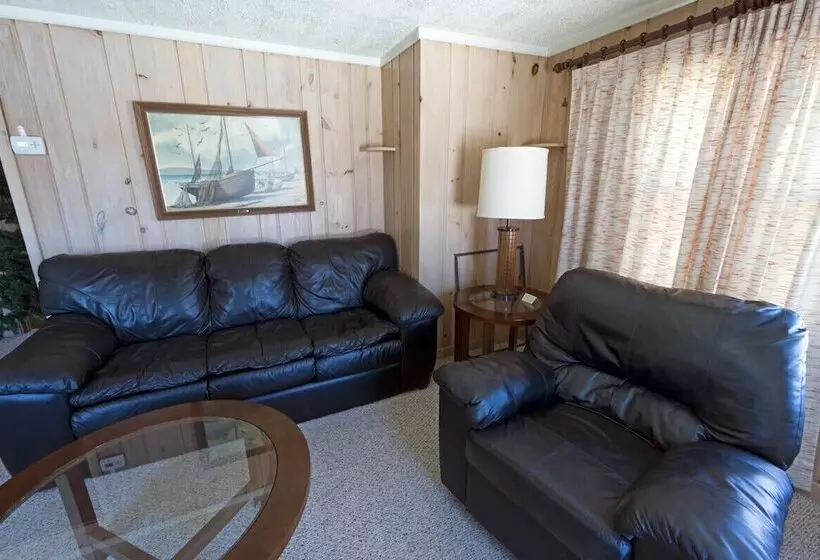 Hotelli Crystal Lake Resort