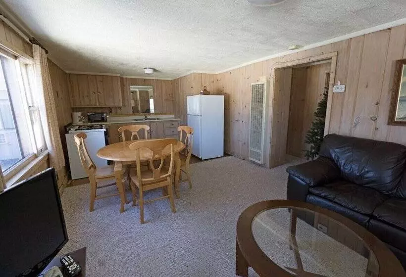 Hotelli Crystal Lake Resort