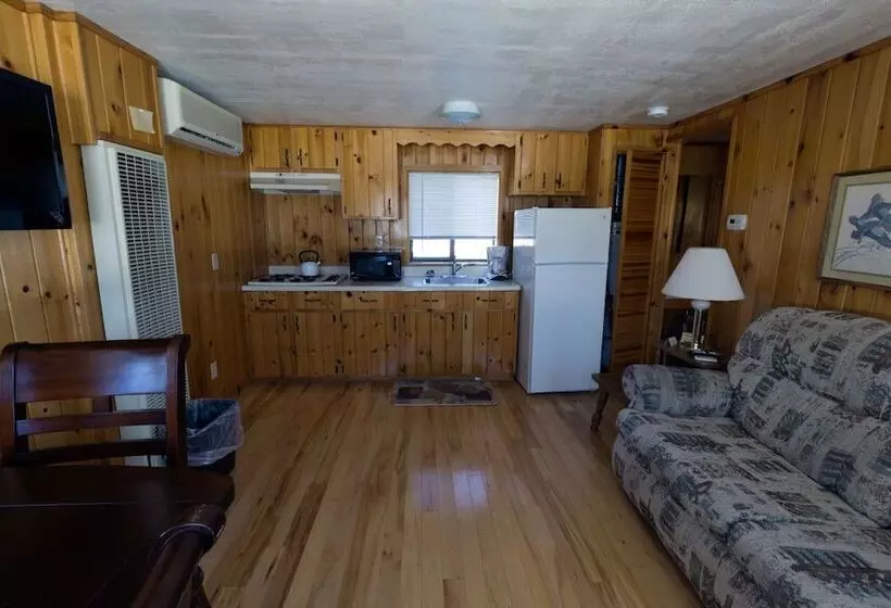 Hotelli Crystal Lake Resort