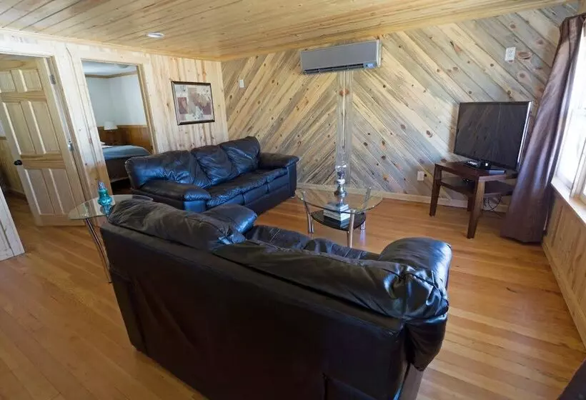 Hotelli Crystal Lake Resort