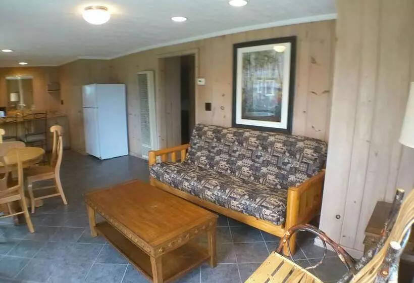 Hotelli Crystal Lake Resort