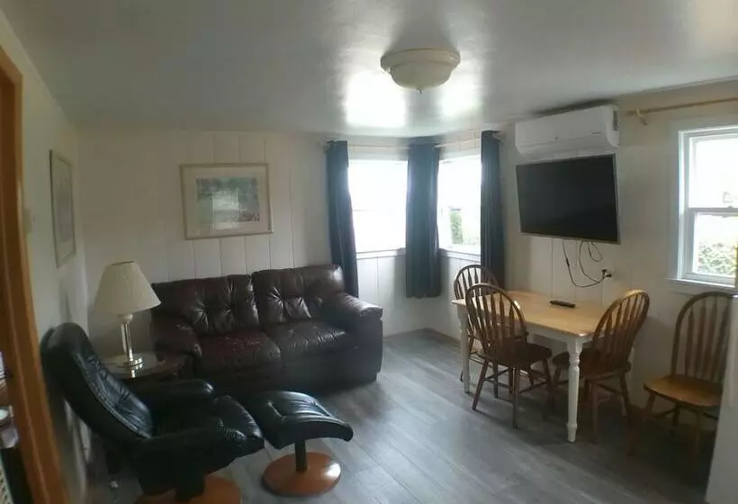 Hotelli Crystal Lake Resort