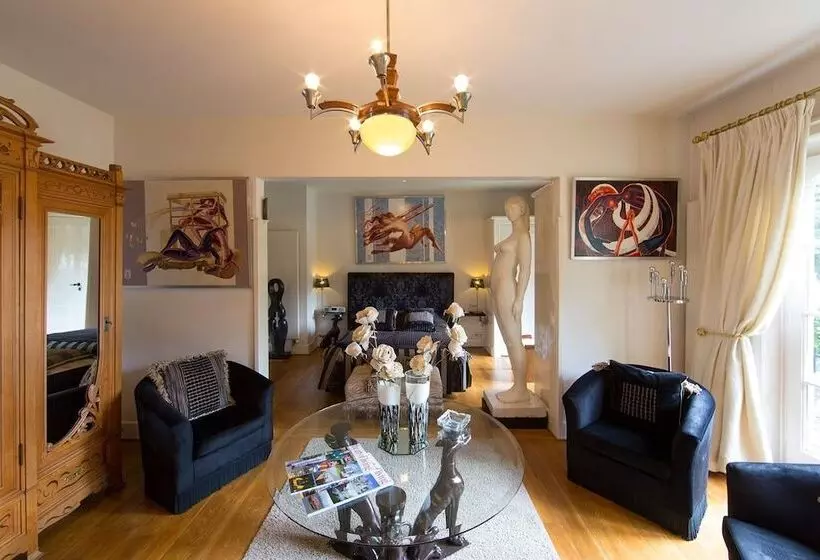 Hotelli Huize Rustoord