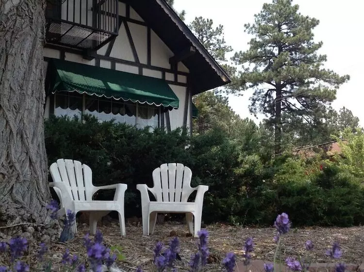 Hotelli Mountain Haven Inn