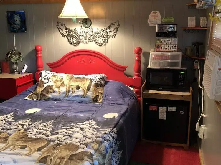 Hotelli Birchwood Resort & Campground