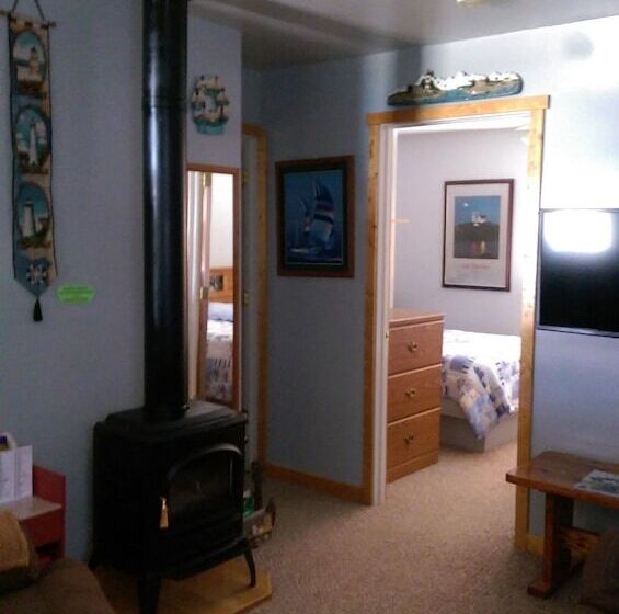 호텔 Birchwood Resort & Campground