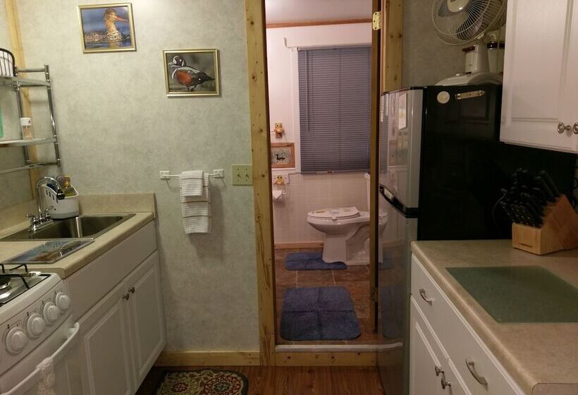 호텔 Birchwood Resort & Campground