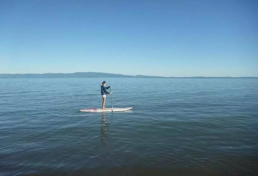 Hotelli Pohutukawa Coast Bnb