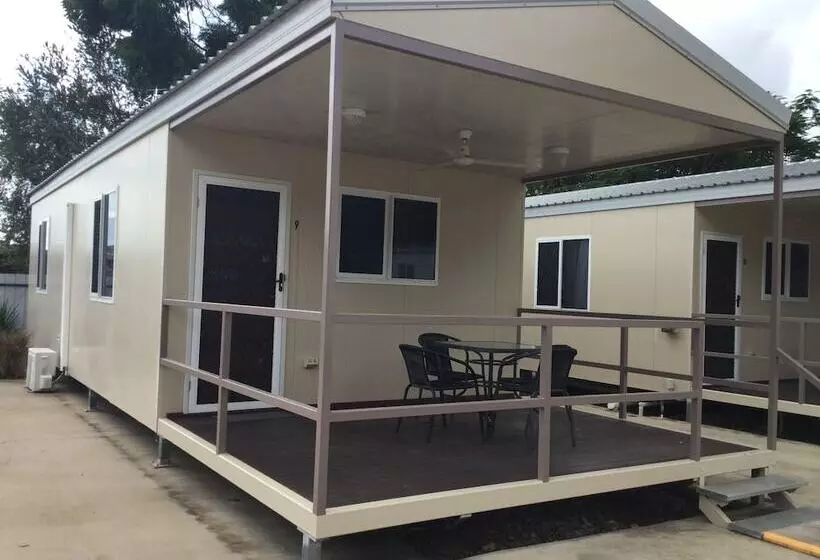 Hotelli Charters Towers Tourist Park