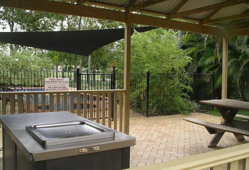 Отель Charters Towers Tourist Park