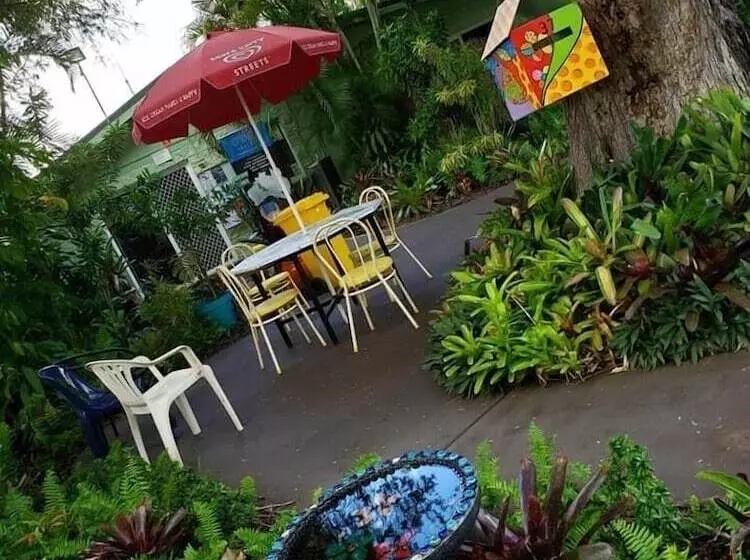 Hotelli Charters Towers Tourist Park