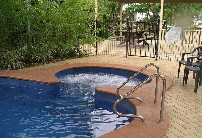 Hotelli Charters Towers Tourist Park