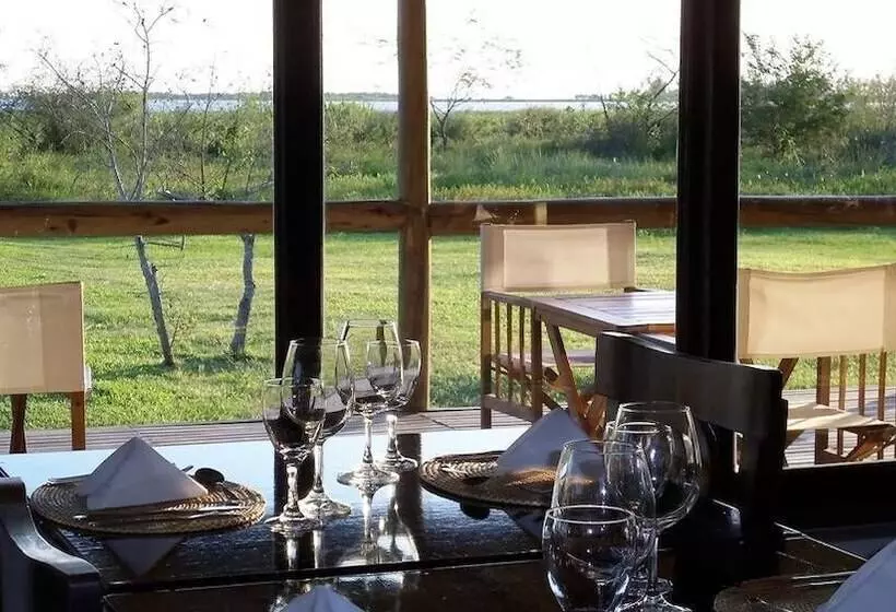 ホテル Irupe Lodge