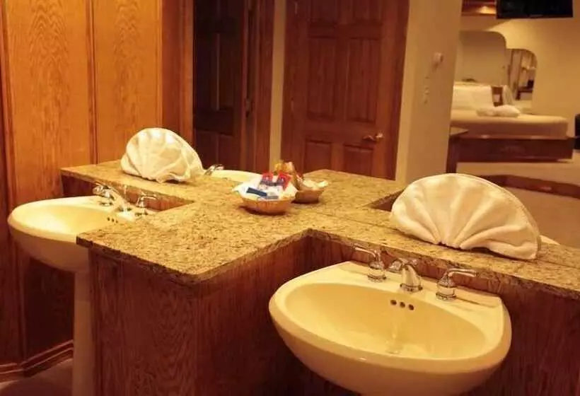 Hotelli Sybaris Pool Suites Mequon