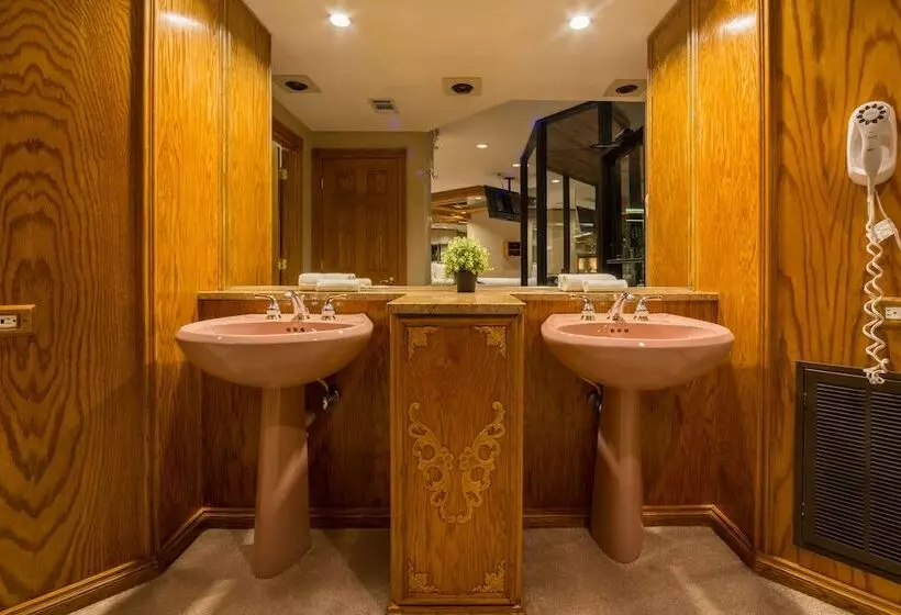 Hotelli Sybaris Pool Suites Mequon