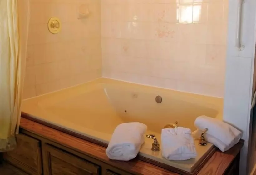 Hotelli Sybaris Pool Suites Mequon