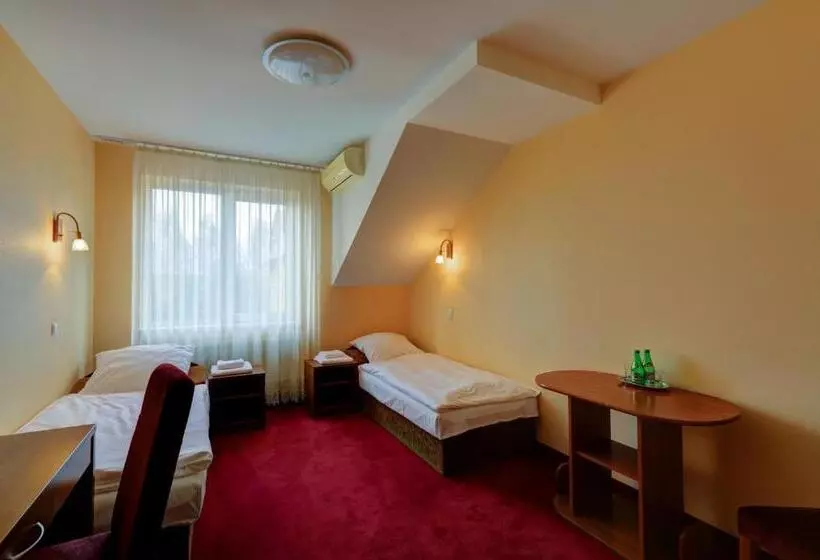 ホテル Chabrowy Dworek