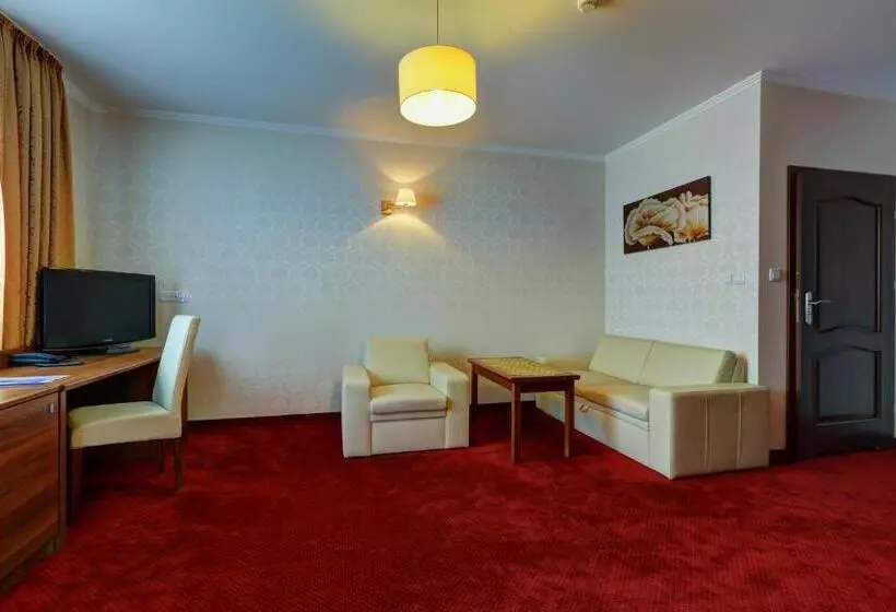 ホテル Chabrowy Dworek