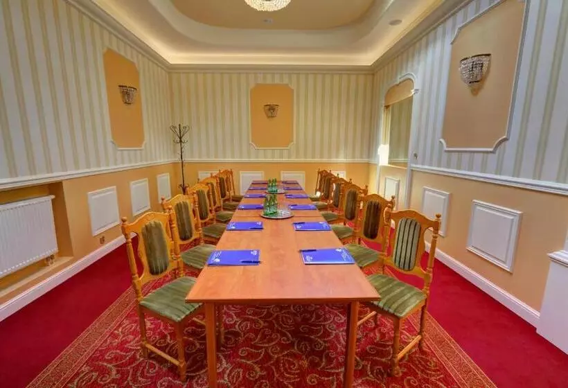 ホテル Chabrowy Dworek