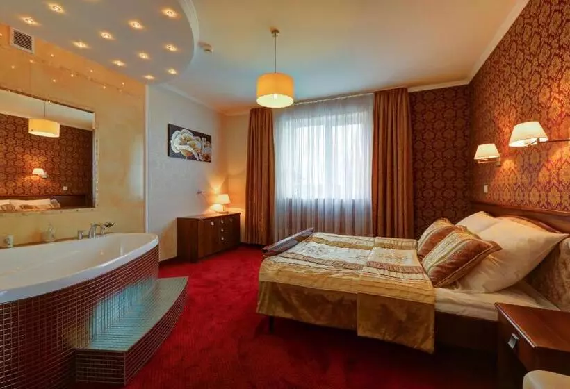 ホテル Chabrowy Dworek