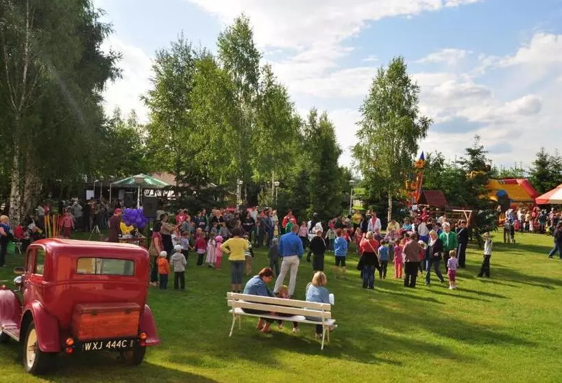 ホテル Chabrowy Dworek