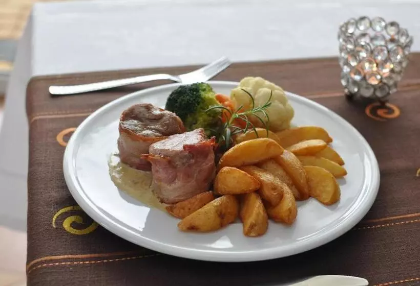 ホテル Chabrowy Dworek