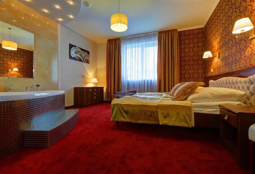 فندق Chabrowy Dworek