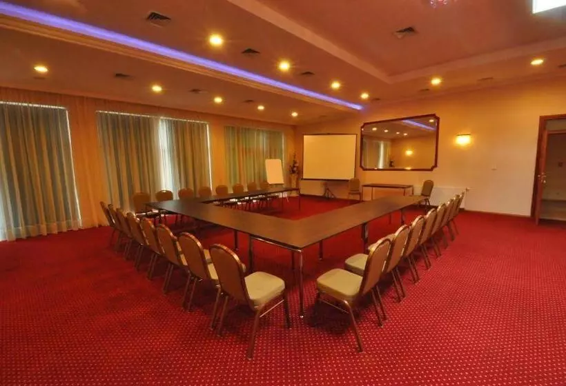 ホテル Chabrowy Dworek