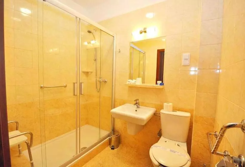 ホテル Chabrowy Dworek