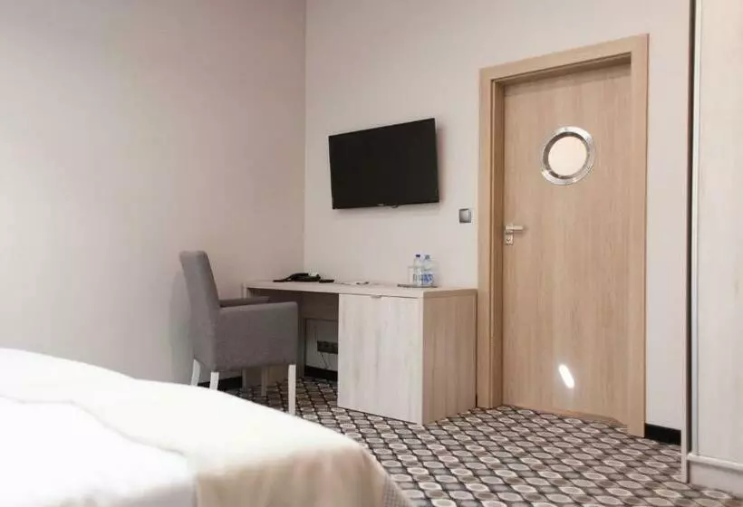 Hotelli Restauracja Piwnica Rycerska